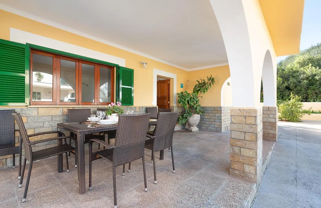 Amplia Villa En Mallorca Con Jardin, 4 Dormitorios Y Zona Bbq Cerca Del Mar En Portocolom-1